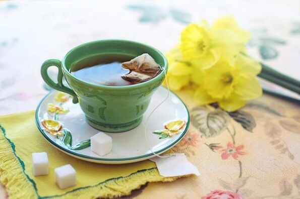 Green tea, herbal decoctions